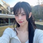 Go Eun-young Instagram - 냐냐 #가을 #낙엽 이라니 춥다니!!! #selfie #dump #photodump . 이제는 슬슬 앞머리를 길러 보겠숴요…#곱슬머리 는 웁니다 . . . #모델 #여자모델 #연기 #일상 #instadaily #ootd #model #korea #makeup