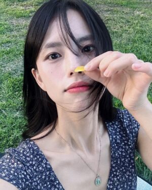 Go Eun-young Instagram - 우히히 #한강 #나들이 
.
.
#셀피 #seoul #한강공원 #오오티디 #일상 #데일리 #모델 #프리랜서모델 #서울 #ootd #원피스