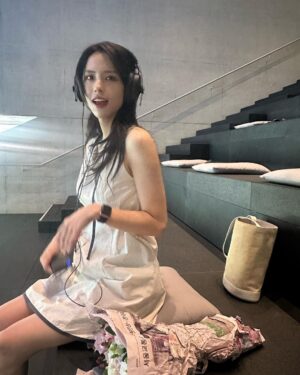 Go Eun-young Instagram - #바쁘다바빠 #현대사회 #무야호
