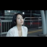 Go Eun-young Instagram - 책을 출판하기 전에 친구와 시집을 읽는 사람들에 대해 이야기 나눈적이 있어요. . 우리나라 인구의 10%. 시집을 읽는다고 하더라고요. . 제 책을 읽어주신, 시집을 찾아 봐주는 그 소수의 특별한 분들에게 쪽지를 써내려가며 개인과의 만남 같이 느껴졌어요. . 그 적은 확률의 우리가 마주치고 서로를 알아보는 첫 만남. 그런 이야기를 해보고싶었어요 ! . 커메라, 편집, 후반 작업 👉 @p_high_right 준우님 감사합니다! 제가 연출,기획, 편집, 음악 까지 책 ‘닿을 수 없는 거리에서 포옹을’ 영상! 💕 . 책 링크 프로필에! Seoul, Korea