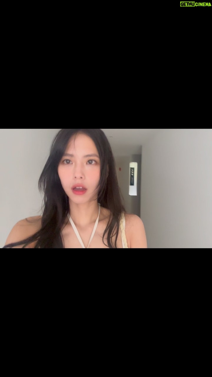 Go Eun-young Instagram - 너무 이뻤던 #나트랑 미지막 날 숙소~ #수영장 #swimming #낮 #밤 #나 는 물개 🏊♀️🩱#여행 Boma Resort Nha Trang