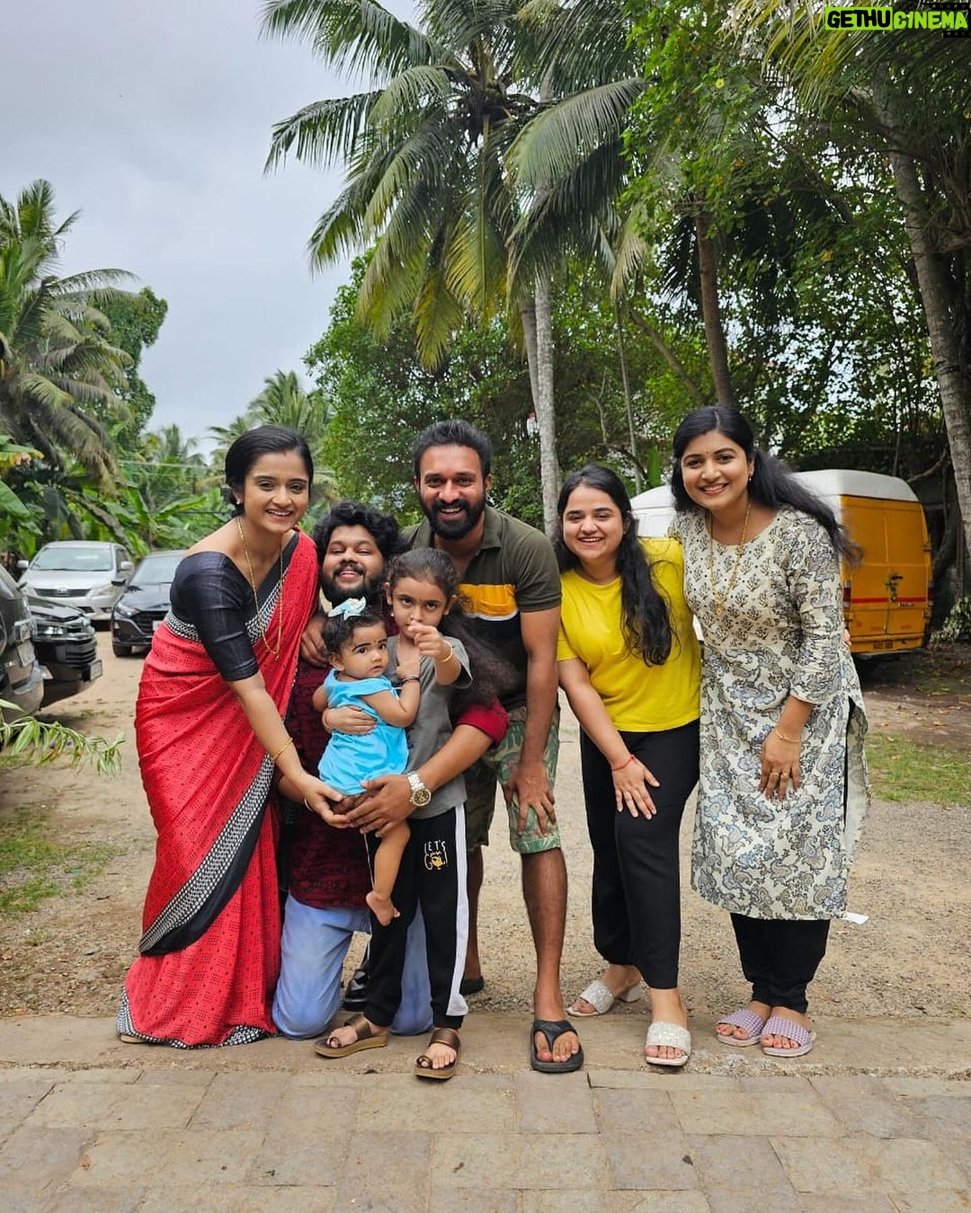 Gopika Anil Instagram - ♥️🥰 #familysince2020 #santhwanam #asianet #friendship #2024