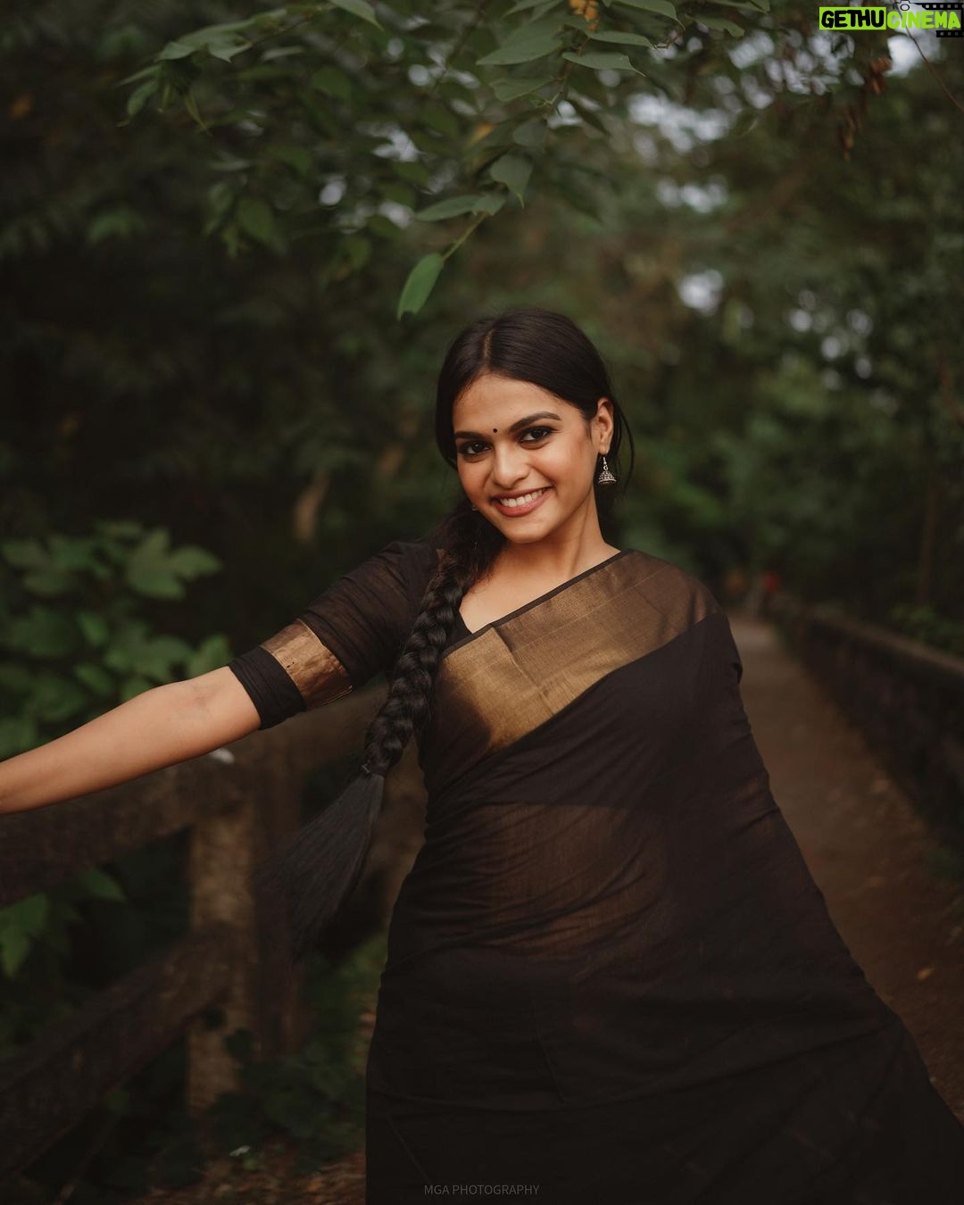 Gopika Ramesh Instagram - Smiles and laughters . H&M: @zara___makeover 📸: @merin__georg Retouch: @akn.jpeg