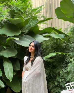 Gopika Ramesh Instagram - 🕊️

📍: @stay.dium 
📸 : @shxanu

(Looting @sangeetha_janachandran ‘s wardrobe for life 🤍)