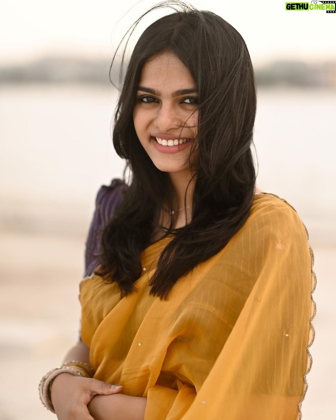 Gopika Ramesh - 72.2K Likes - 💛
.
Saree : @veenavijiclothing
📸:@_shutter__bug