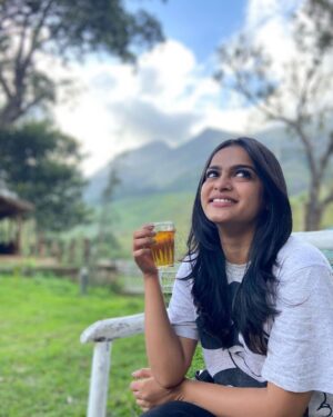 Gopika Ramesh Instagram - PoV: you scrolled my Munnar album 🫶🏻