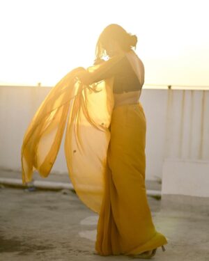 Gopika Ramesh Instagram - 💛
.
Saree: @veenavijiclothing 
📸: @_shutter__bug