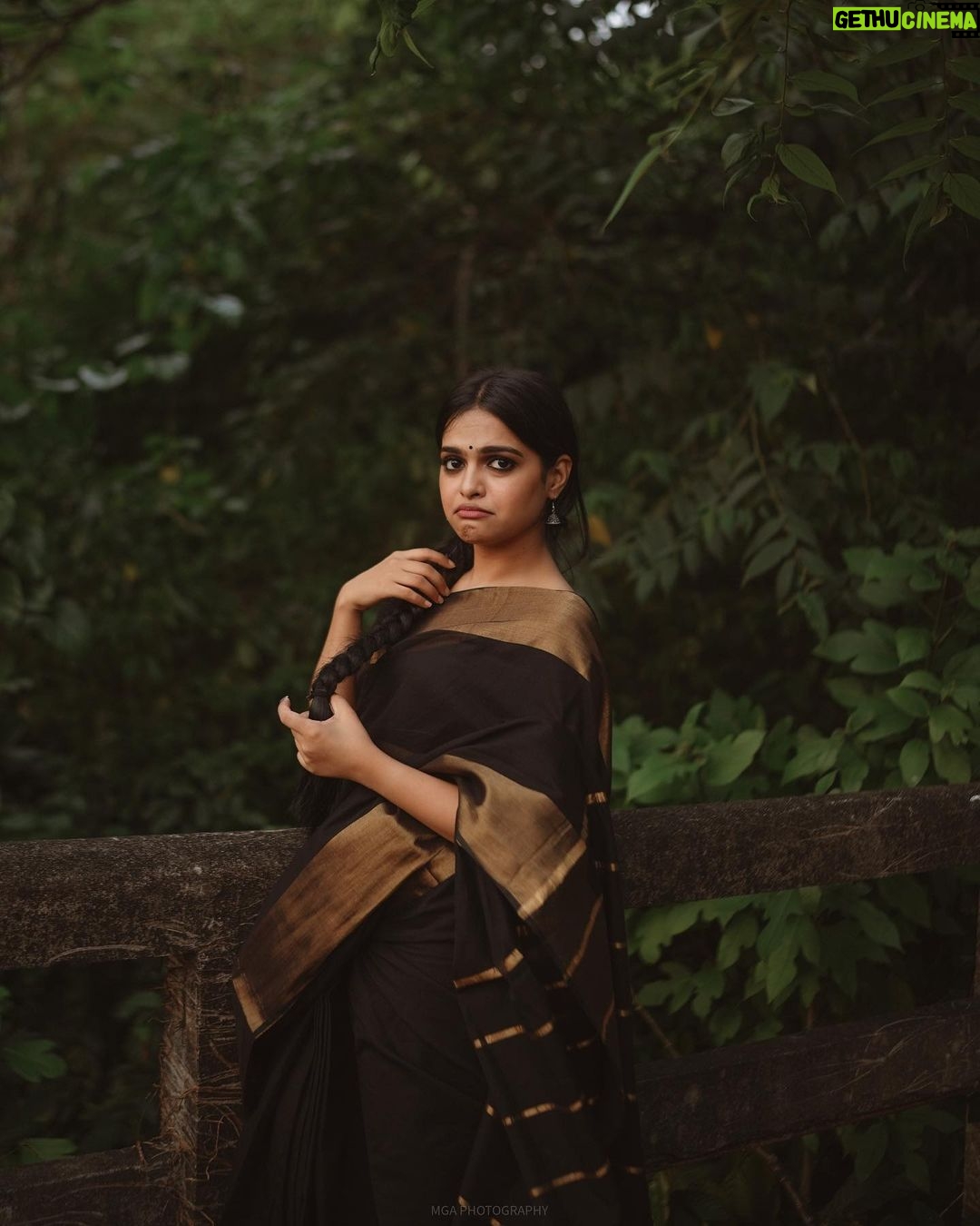 Gopika Ramesh Instagram - Some blooper pictures to finish off the spam🤓