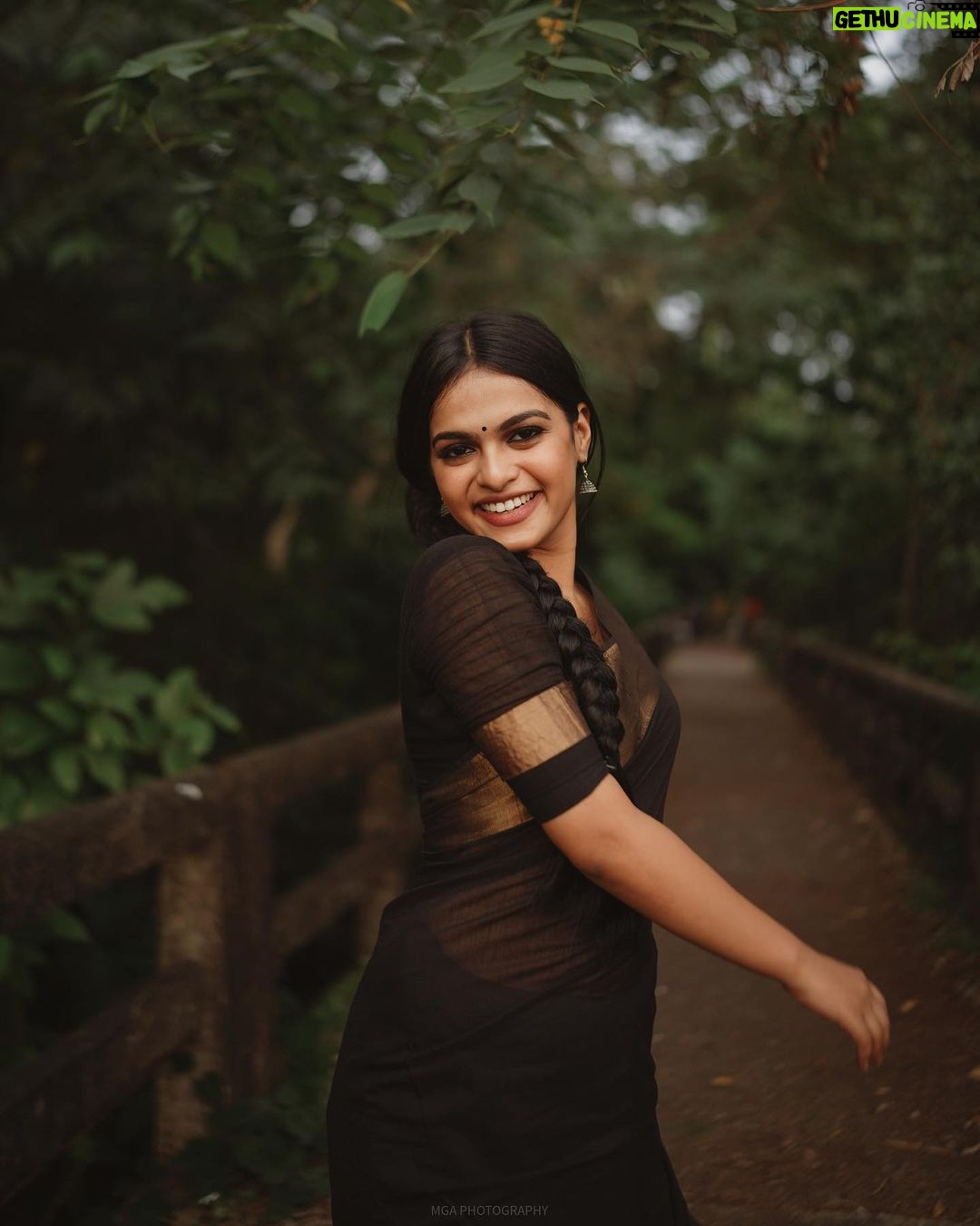 Gopika Ramesh Instagram - Smiles and laughters . H&M: @zara___makeover 📸: @merin__georg Retouch: @akn.jpeg