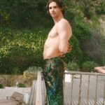Gordon Winarick Instagram - @clientmagazine ‘ENCINO HILLS’ Shot by @chrisbernabeo Styled by @kaitlusk Grooming by @tatiyanaelias Edit by @maya.tippett Los Angeles, California