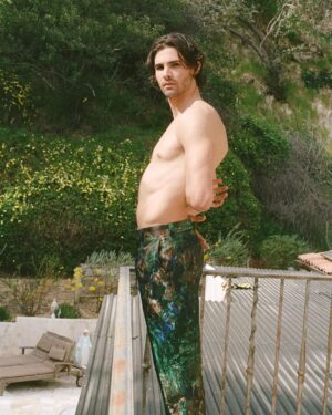 Gordon Winarick Instagram - @clientmagazine 

‘ENCINO HILLS’ 

Shot by @chrisbernabeo 
Styled by @kaitlusk 
Grooming by @tatiyanaelias
Edit by @maya.tippett