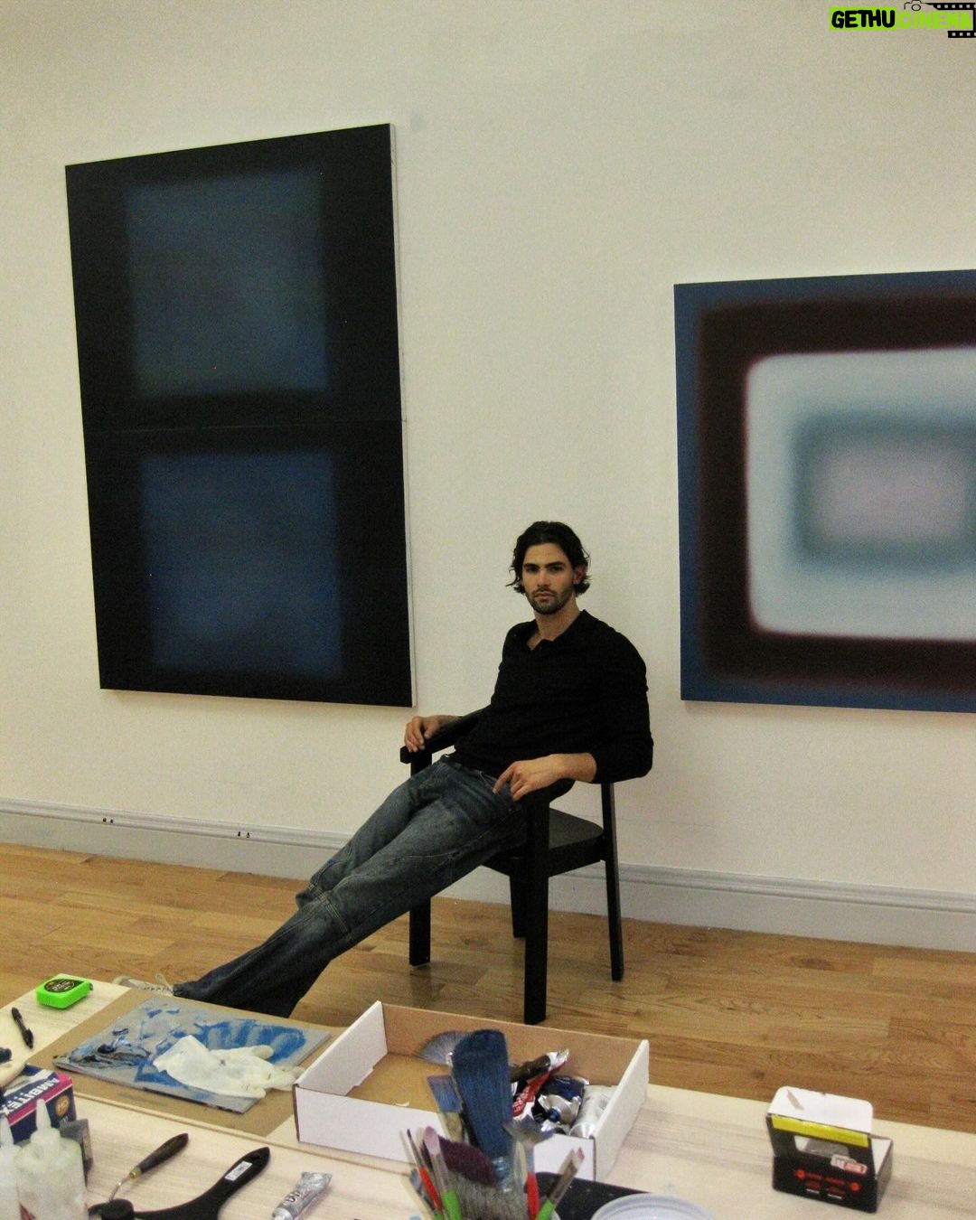 Gordon Winarick - 714 Likes - Work/Life featuring Gordon Winarick is online now - link in bio to read more.
“The American artist and actor, Gordon Winarick and I spoke from his new space in New York City about his spiritual connection with his painting practice and the art he loves.”
Interview by: Willa Meredith (@willaminaaaa)
Photography by: Savannah Scott (@vanzillascott)
#eastroom #cowork #artist #newsarticle #interviews #newstoday #artistsoninstagram #newyork #losangeles #toronto #midcentury #paintings