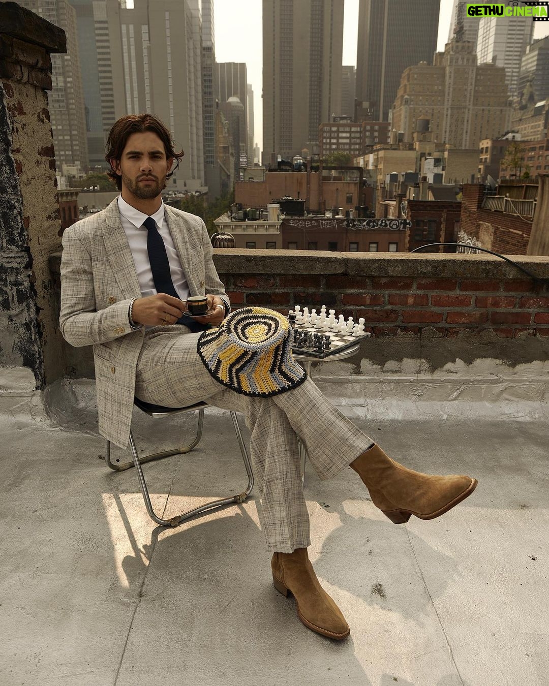 Gordon Winarick - 892 Likes - Rooftop series with @theglasscamera