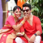 Gourab Chatterjee Instagram - শুভ বিজয়ার আন্তরিক প্রীতি ও শুভেচ্ছা। আবার এসো মা ততদিন সবাইকে ভালো রেখো, নিজেও ভালো থেকো Tridhara Sammilani