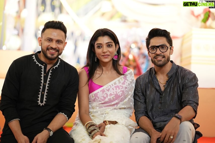 Gourab Chatterjee Instagram - ত্রিধারাতে ষষ্ঠী ! Tridhara Sammilani