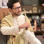 Gourab Chatterjee Instagram – @baruog exudes sheer elegance in this white chanderi kurta from Bohurupi Santiniketan. A perfect fit for the wedding season that brings out the innate charm of festive ethnicwear for men.🤍

Get yours today!
.
.
.
#mensfashion #fashion #menswear #style #menstyle #mensstyle #ootd #men #fashionblogger #streetstyle #instagood #streetwear #model #instafashion #jamdani #love #photography #like #photooftheday #gourab #fashionista #menwithstyle #instagram #onlineshopping #womensfashion #menshair #outfit #bohurupisantiniketan #follow #dapper Bohurupi santiniketan