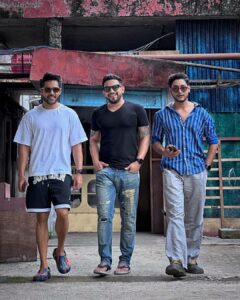 Gourab Chatterjee Instagram - Who needs a background score? Not us.. #brothers #brotherhood #gantchhora #riazlaskar