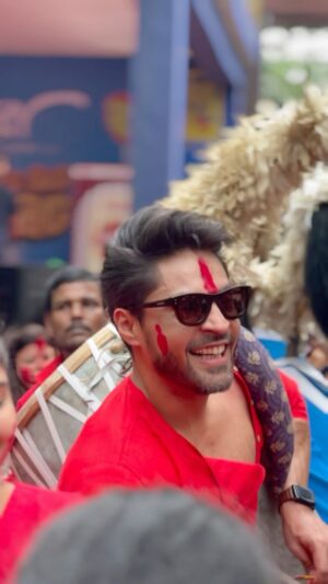 Gourab Chatterjee Instagram - Shubho Bijoya 🙏🏼

Courtesy - @achatterjee4