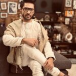 Gourab Chatterjee Instagram - @baruog exudes sheer elegance in this white chanderi kurta from Bohurupi Santiniketan. A perfect fit for the wedding season that brings out the innate charm of festive ethnicwear for men.🤍 Get yours today! . . . #mensfashion #fashion #menswear #style #menstyle #mensstyle #ootd #men #fashionblogger #streetstyle #instagood #streetwear #model #instafashion #jamdani #love #photography #like #photooftheday #gourab #fashionista #menwithstyle #instagram #onlineshopping #womensfashion #menshair #outfit #bohurupisantiniketan #follow #dapper Bohurupi santiniketan