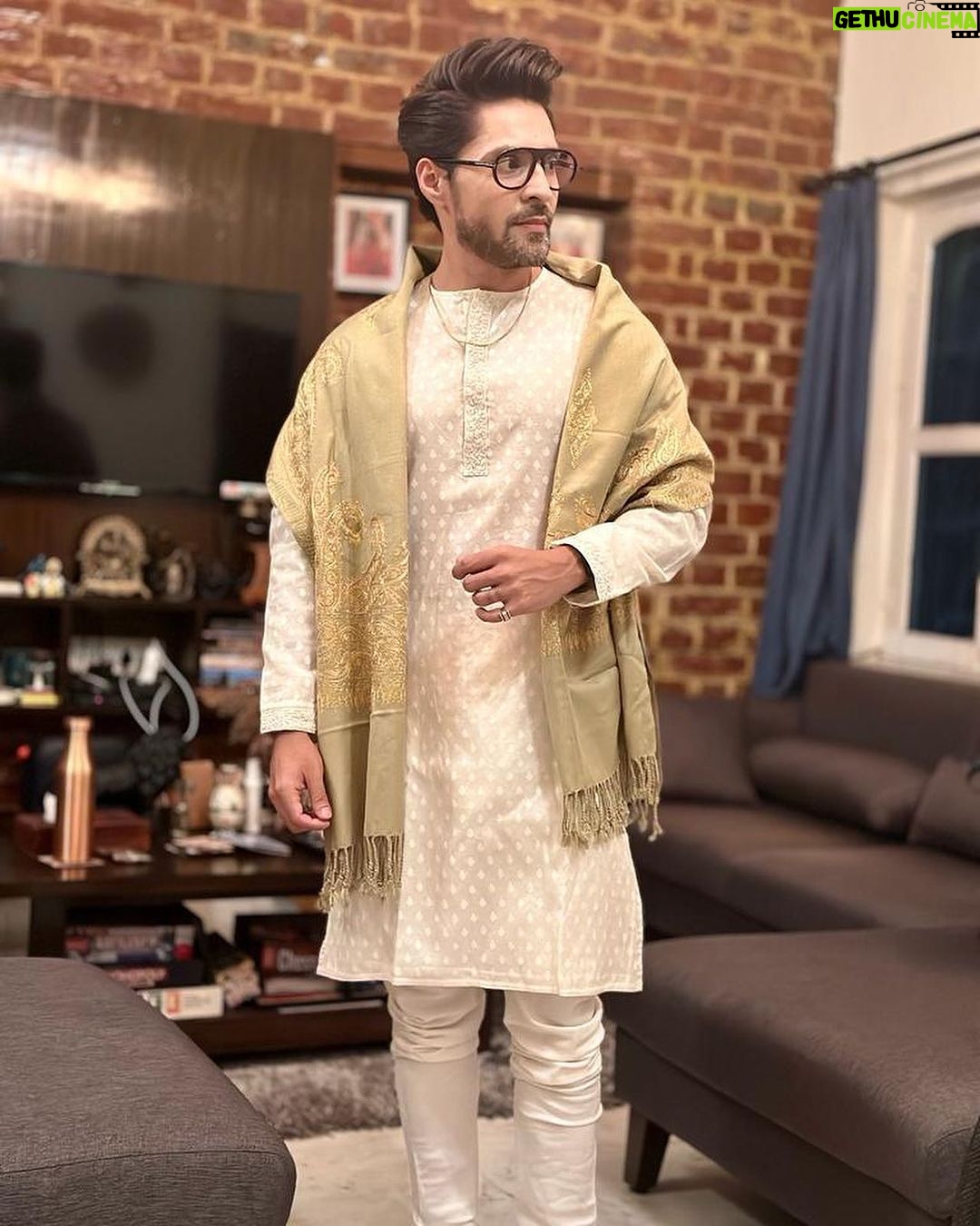 Gourab Chatterjee Instagram - @baruog exudes sheer elegance in this white chanderi kurta from Bohurupi Santiniketan. A perfect fit for the wedding season that brings out the innate charm of festive ethnicwear for men.🤍 Get yours today! . . . #mensfashion #fashion #menswear #style #menstyle #mensstyle #ootd #men #fashionblogger #streetstyle #instagood #streetwear #model #instafashion #jamdani #love #photography #like #photooftheday #gourab #fashionista #menwithstyle #instagram #onlineshopping #womensfashion #menshair #outfit #bohurupisantiniketan #follow #dapper Bohurupi santiniketan