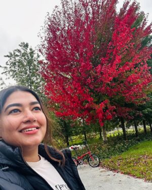 Grace Antony Instagram - Finding new leaves••🍁 
.
.
.
.
#amsterdam #autumn #autumnvibes #autumnvibes🍁 #graceantony