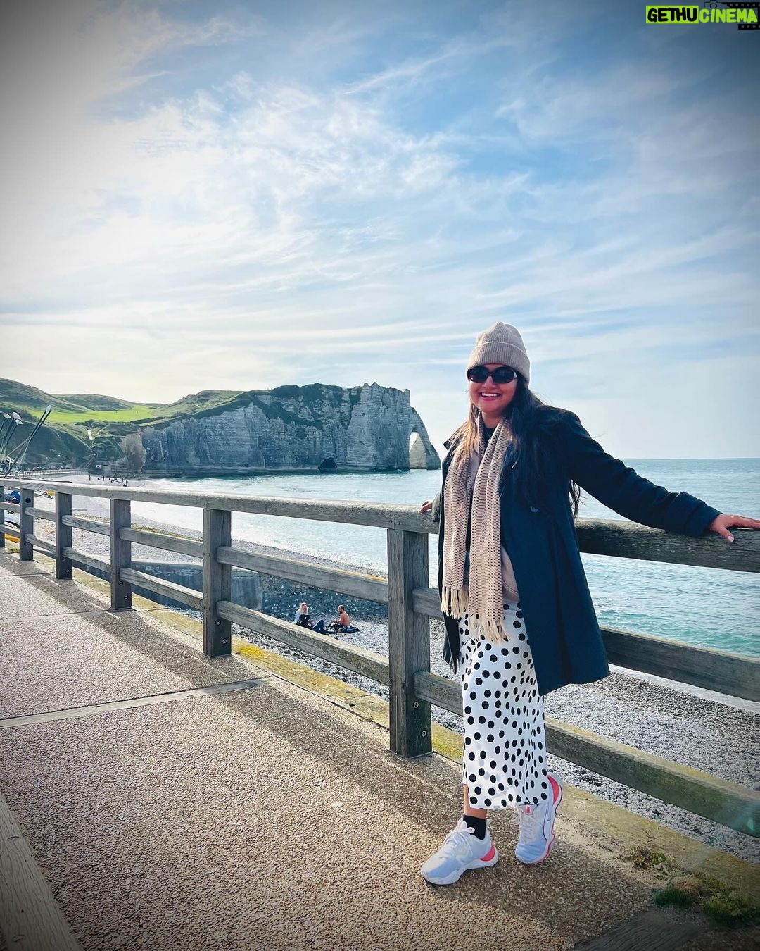 Grace Antony Instagram - Her vibe is pretty.🏔️❄️🫧 * * * * * * #france #paris #graceantony #vacation #travel #travelphotography Étretat, Normandie, France