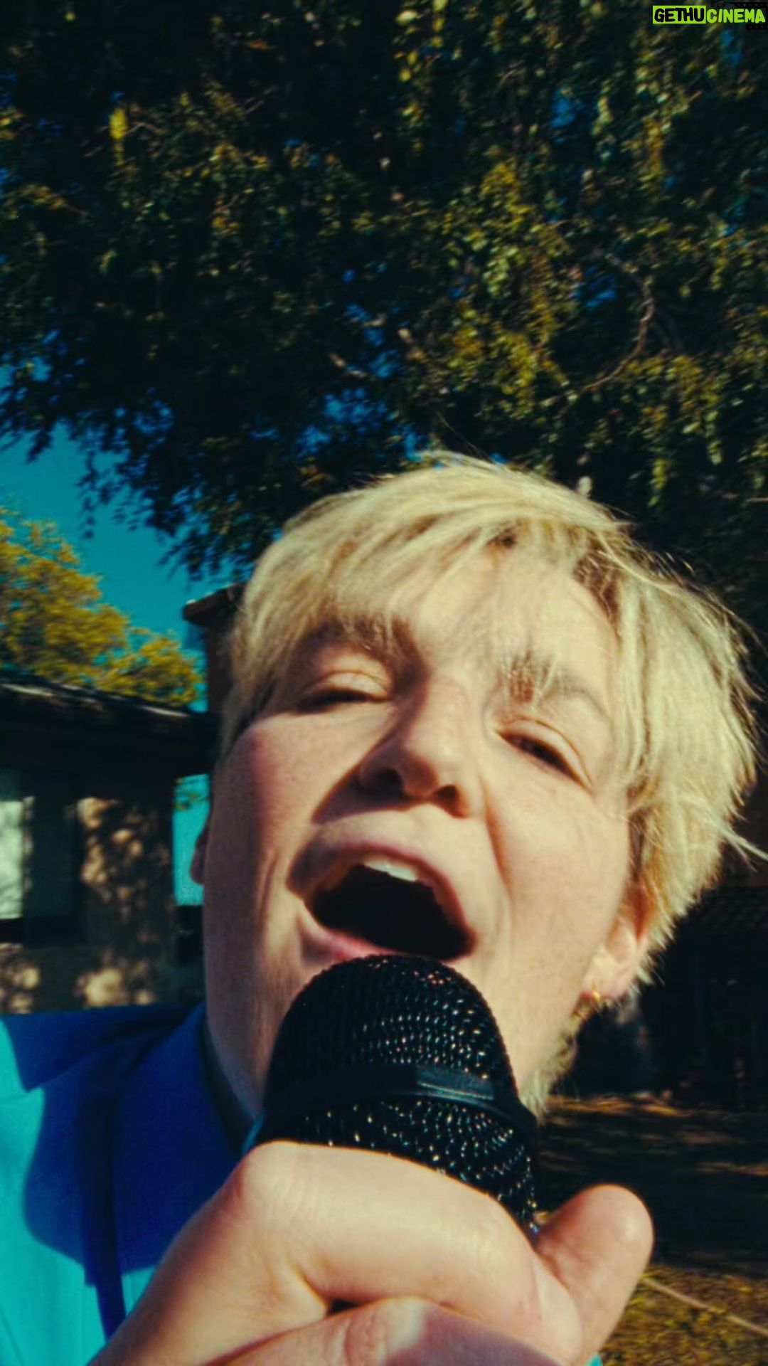 Grace Baldridge - 3.3K Likes - rumor rumor have you heard? heartbreak hero is out day after tomorrow ❤️🩹 #nationalcomingoutday #queerartist #newmusic
🎥 @jaxanderson