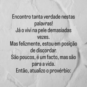 Gustavo Santos Instagram - ISTO NÃO É SOBRE QUEM GANHA, É MAIS FORTE OU TEM RAZÃO!

É SOBRE SE NOS SALVAMOS...

DEIXO AQUI UM ABRAÇO MAIOR DO QUE AQUILO QUE NOS SEPARA, PARA TODOS OS MEUS IRMÃOS E IRMÃS DO CORAÇÃO.

VOCÊS SABEM QUEM SÃO.

SÓ O AMOR É CAPAZ DE HONRAR A DIFERENÇA.