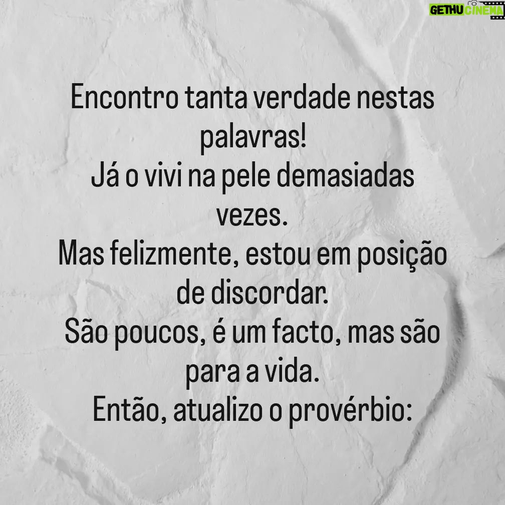 Gustavo Santos Instagram - ISTO NÃO É SOBRE QUEM GANHA, É MAIS FORTE OU TEM RAZÃO! É SOBRE SE NOS SALVAMOS... DEIXO AQUI UM ABRAÇO MAIOR DO QUE AQUILO QUE NOS SEPARA, PARA TODOS OS MEUS IRMÃOS E IRMÃS DO CORAÇÃO. VOCÊS SABEM QUEM SÃO. SÓ O AMOR É CAPAZ DE HONRAR A DIFERENÇA.