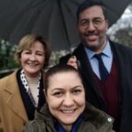 Hülya Gülşen Irmak Instagram - Yağmurmuş,soğukmuş kim takar 🤗Keyifle çalıştık umarım aynı keyifle seyredersiniz. #ramo #set #showtv #bkm