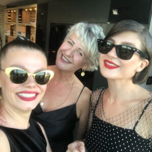 Hülya Gülşen Irmak Instagram - Taptaze #tbt #egekökenliliorahituvwedding❤️🦋💐