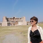 Hülya Gülşen Irmak Instagram - Tadına doyamadığım çekimlerde dünya tatlısı @elfliler le harika bir set günü🙏🧿🦋❤️ Sardes Antik Kenti
