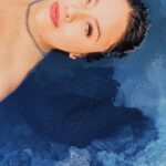 Hāwane Rios Instagram – aloha ‘āina 

‘o wau ‘o @h.a.w.a.n.e 
‘o mauna a wākea ku‘u mauna
‘o kohākohau, waikōloa, kawainui, a me alakahi ku’u mau kahawai
‘o pu‘ukapu waimea ku‘u ‘āina kūlāiwi
‘o kona hema lāua ‘o kona ‘ākua ku’u ‘āina kūpuna
‘o puna paia ‘a‘ala ku‘u ‘āina e kū nei
‘o hōlanikū ku‘u ‘āina la‘a 
‘o ke aloha o ku‘u ‘ohana, ku‘u ‘āina, ku‘u lāhui ku’u pu‘uwai aloha mau

this is me 
🤎