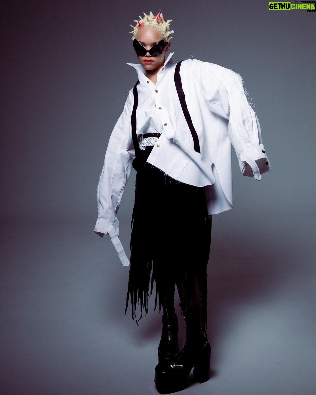 Haley Tju Instagram - Happy Halloween 🕸️🖤 Huge huge thanks to the entire team for making my little idea into a giant reality. I am so grateful to everyone who contributed, sooo much talent it’s insane. Photographer: @bonnienichoalds Creative director & Stylist : @haleytju Models: @coystewart & @jadagrace Makeup: @robertti Hair: @pelobypili Layout design and print production: @studiojumelles @gammesworld @themelodyh