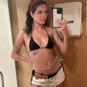 Halsey Instagram - july things. august, be sweet.
