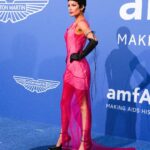 Halsey Instagram - 💗 @amfar in this yummy neon @givenchy thank you @matthewmwilliams 🖤 Photos by @samdameshek Styled by @lynalyson_ Hair @themartyharper Makeup by me in @aboutfacebeauty