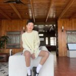 Halsey Instagram - toddler mom = mystery items stuck to the bottom of ur shoes 🦠🦖