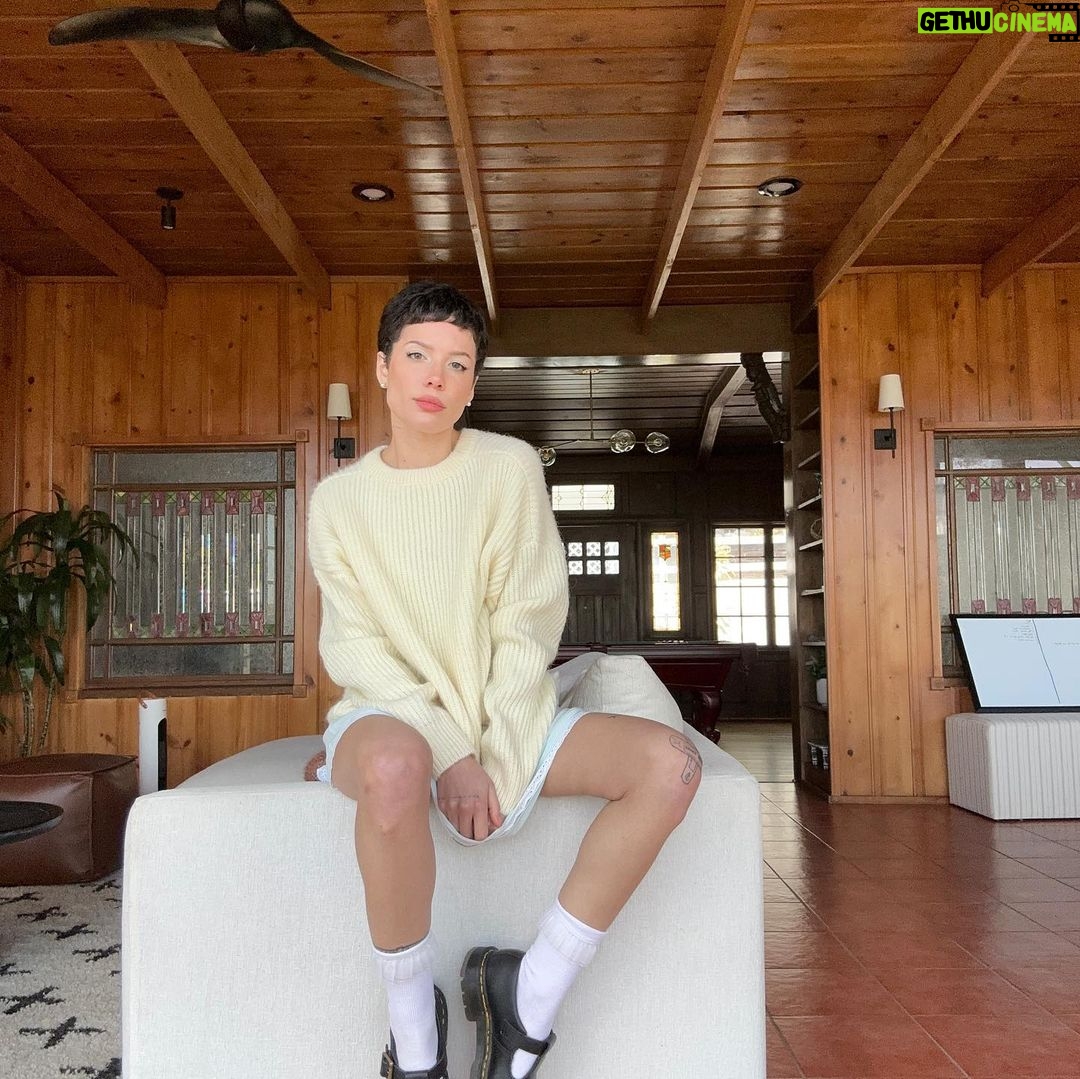 Halsey Instagram - toddler mom = mystery items stuck to the bottom of ur shoes 🦠🦖