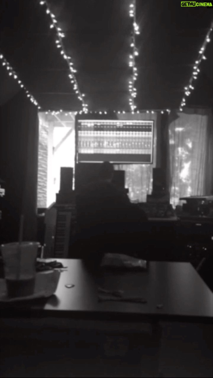Halsey Instagram - i found a few videos from the Room 93 era… i hope you’re enjoying your stay, 8 years later 🚪
