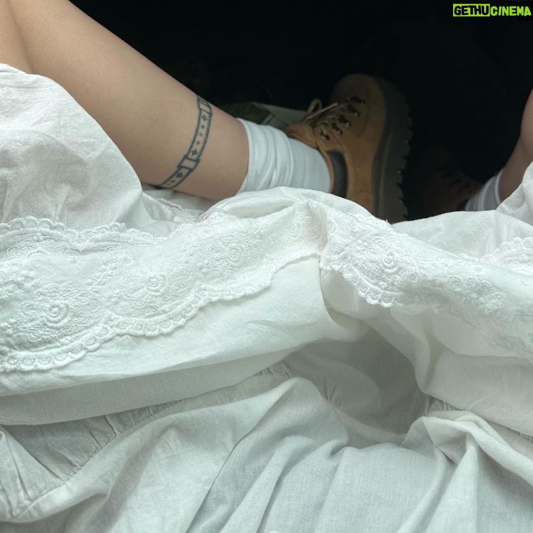 Halsey - 1 Million Likes - 🛁