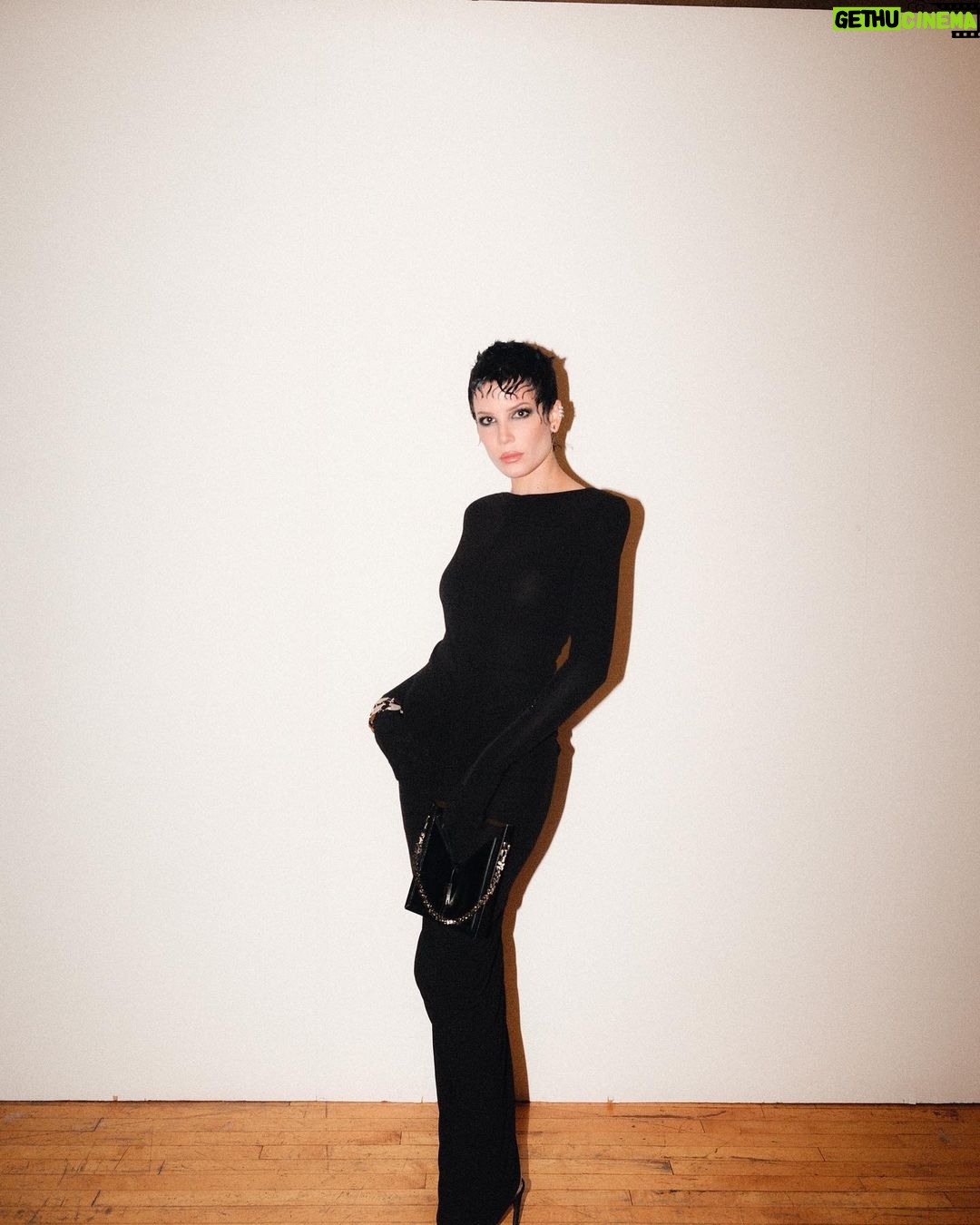 Halsey Instagram - Stars til dawn for Vanity Fair Oscar party. Thank you @givenchy @matthewmwilliams 🐾 Photos by @samdameshek Styled by @lynalyson_ Hair by @themartyharper Makeup by moi @aboutfacebeauty @vanityfair