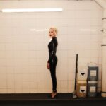 Halsey Instagram - nous allons la monter. Photos @samdameshek Styling @lynalyson_ Hair @themartyharper Beat @ me @aboutfacebeauty