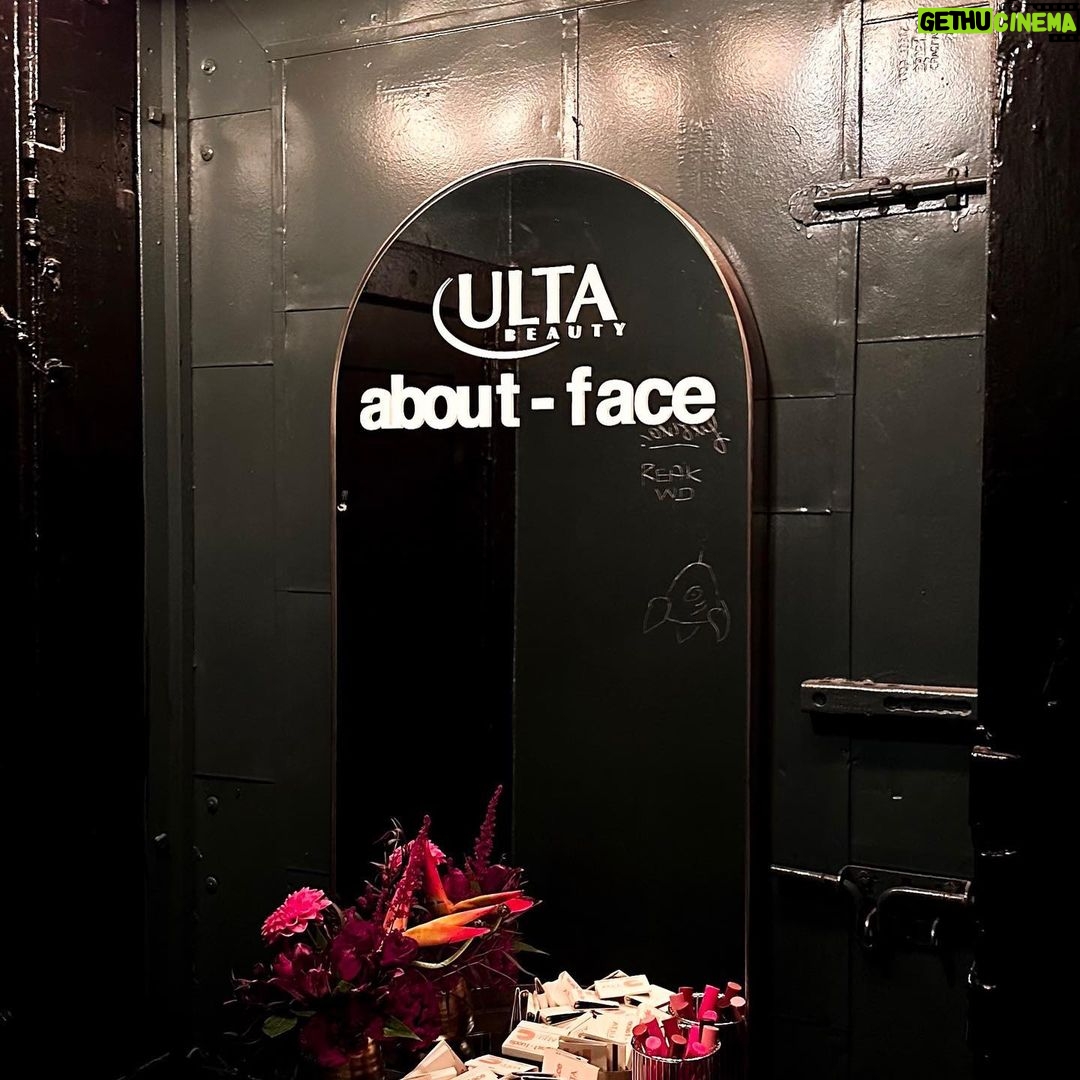 Halsey Instagram - Had an amazing celebration for @aboutfacebeauty launching IN STORE at @ultabeauty ! Thank you to everyone who came out to hang ☺️ and huge thank you to the amazing teams who come together to make this possible