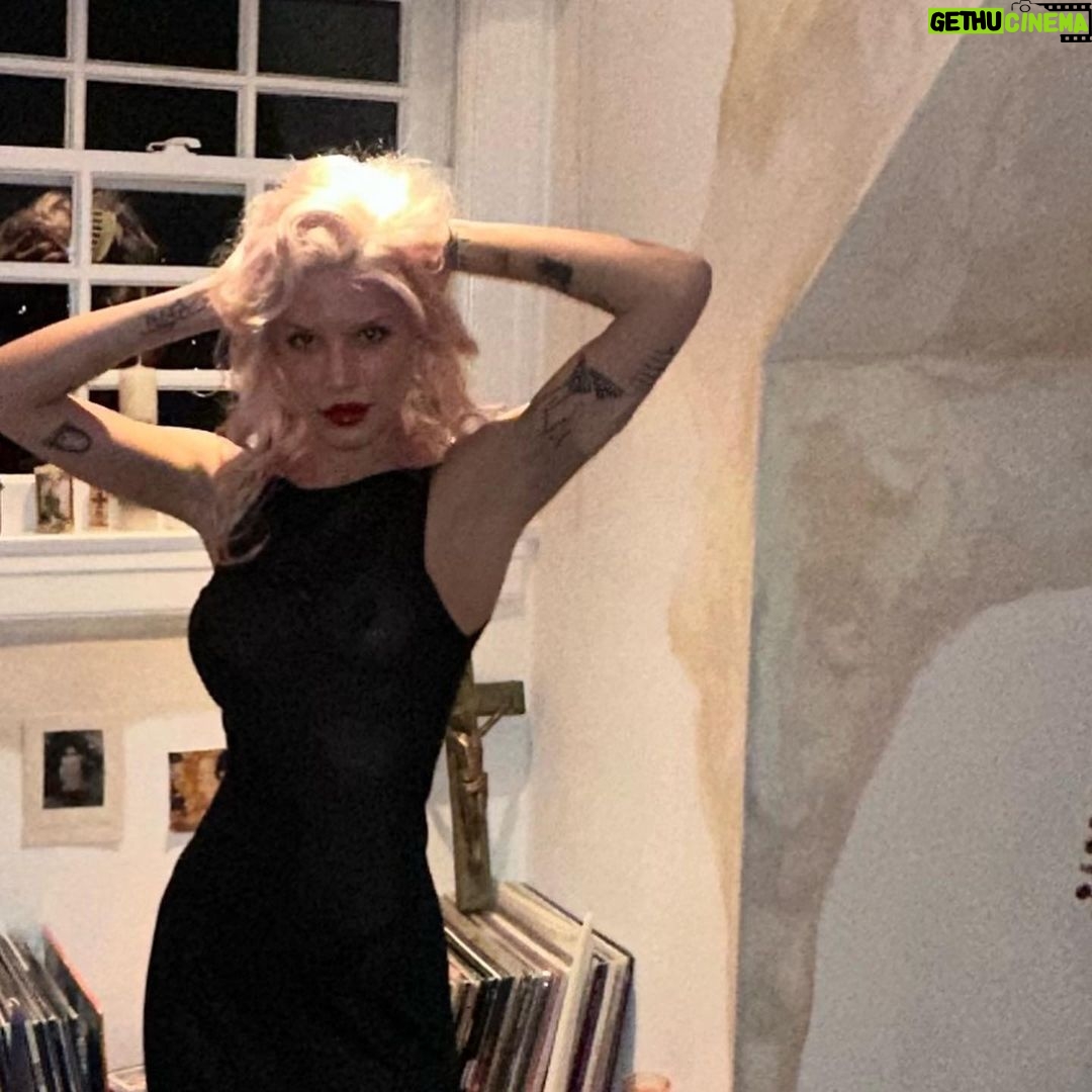 Halsey - 1.2 Million Likes - viXXXen for Valentine’s