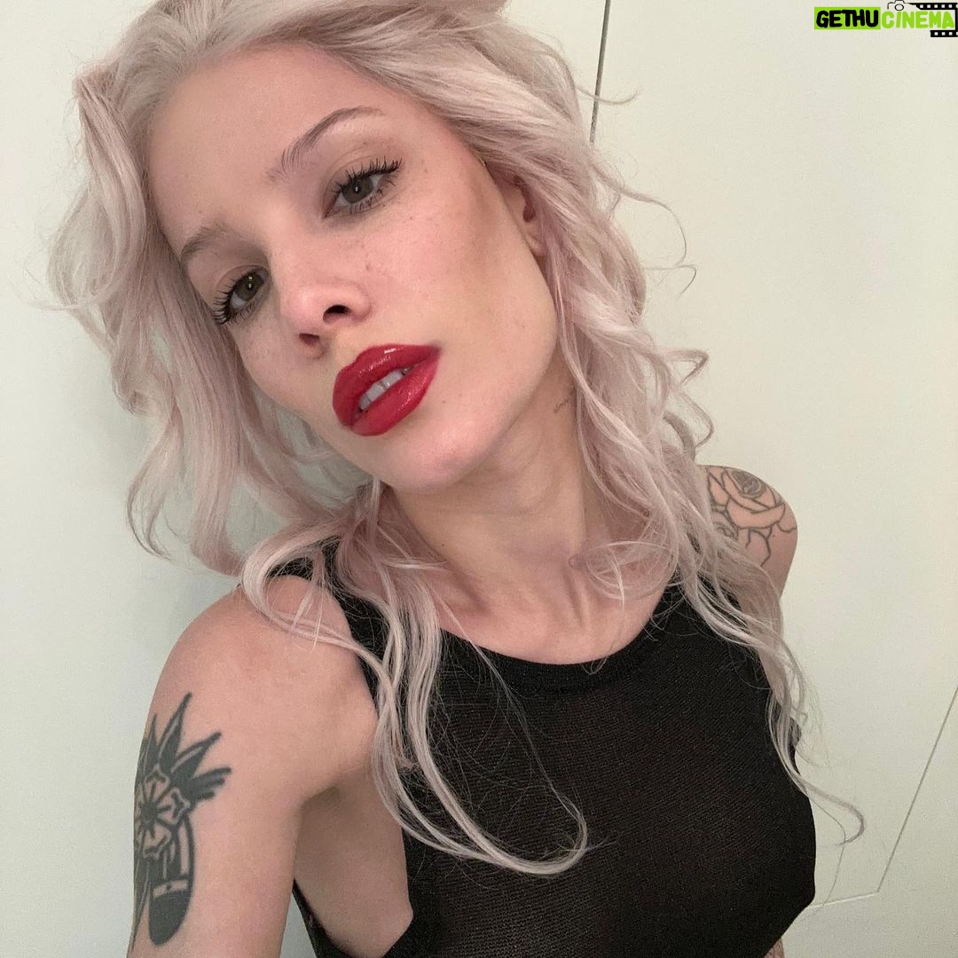 Halsey - 1.2 Million Likes - viXXXen for Valentine’s