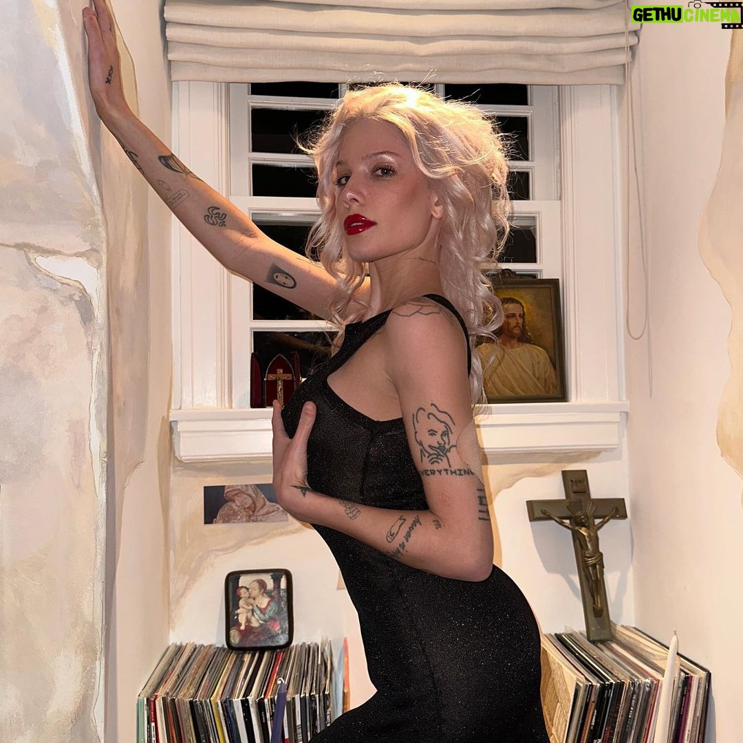 Halsey - 1.2 Million Likes - viXXXen for Valentine’s