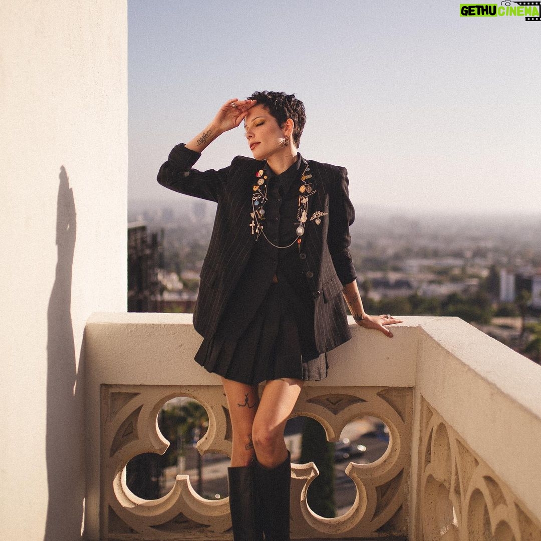 Halsey Instagram - on the edge. ily @blackprints