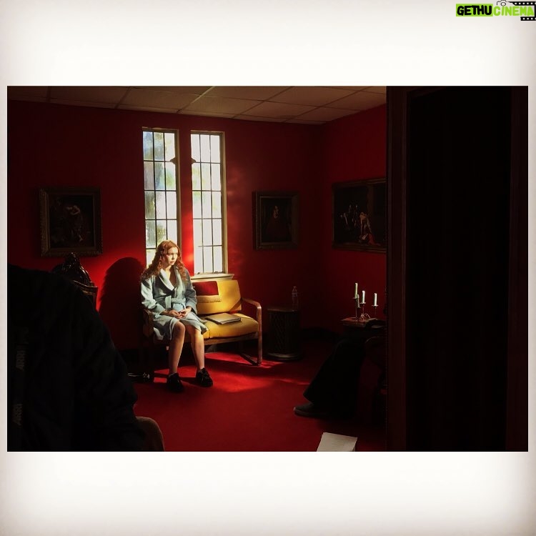 Halyna Hutchins Instagram - BTS. Lauryn Canny as Darlin’. Rehearsal. #Darlin’ #horror #feature #behindthescenes #onset #rehearsal #filming #cinematography #cinematographer #femaledirectors #louisiana #productiondesign #red #chiaroscuro #dramaticlighting Louisiana