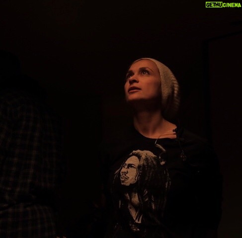 Halyna Hutchins Instagram - Caught in a Moment. BTS. #cinematography #cinematographer #onset #behindthescenes #bobmarley #tenebrism #chiaroscuro Los Angeles, California