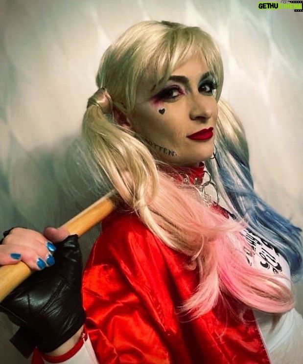 Halyna Hutchins Instagram - in character HMU - @mazenapuksto #halloween #halloweencostume #character #harleyquinn Los Angeles, California